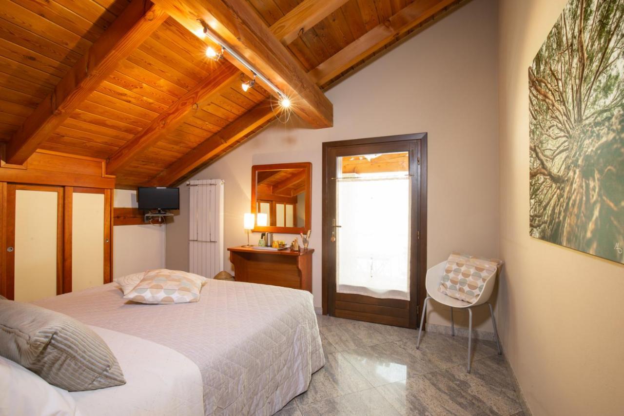 B&B Al Castel Пон-Сен-Мартен Экстерьер фото