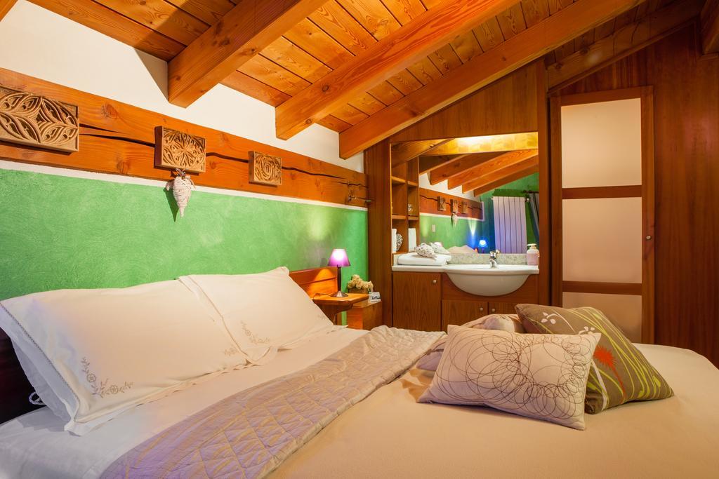 B&B Al Castel Пон-Сен-Мартен Номер фото